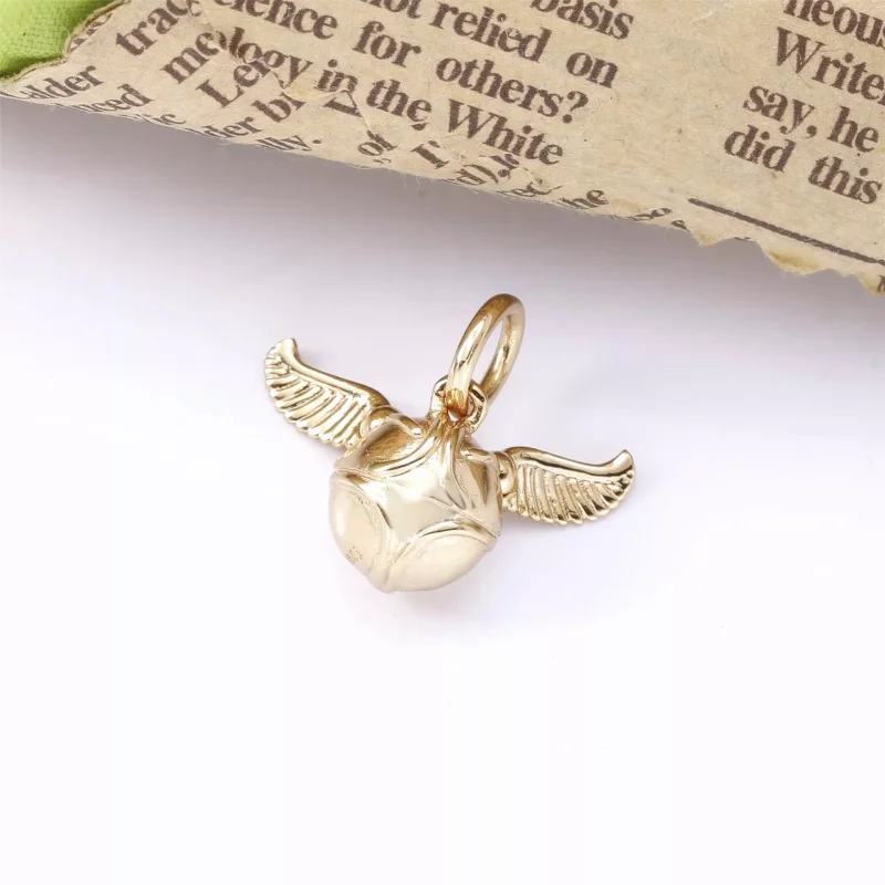 (afbeelding voor) Pandora Harry Potter, Gouden Snaai Hanger 368618C00 - Bekijken 3