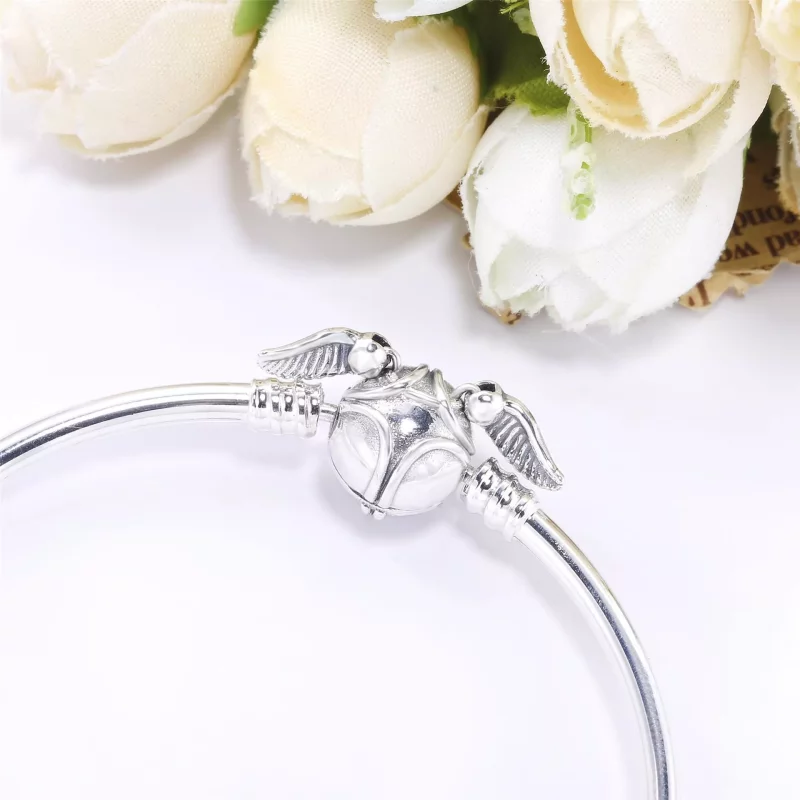 (afbeelding voor) Pandora Moments Harry Potter, Gouden Snaai Clipbangle 598619C00 - Bekijken 4
