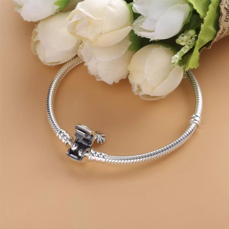 (afbeelding voor) PANDORA Moments Snake Chain Armband Met Madeliefje Sluiting 598776C01 - Bekijken 2