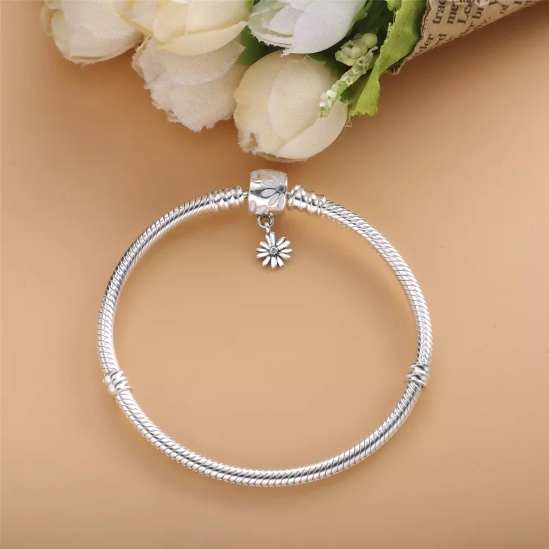 (afbeelding voor) PANDORA Moments Snake Chain Armband Met Madeliefje Sluiting 598776C01 - Bekijken 3