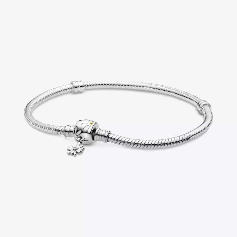 (afbeelding voor) PANDORA Moments Snake Chain Armband Met Madeliefje Sluiting 598776C01