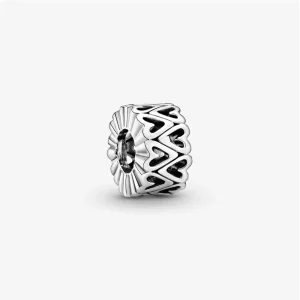 (afbeelding voor) PANDORA Opengewerkte Vrije Hand Hart Spacer Bedel 798694C00