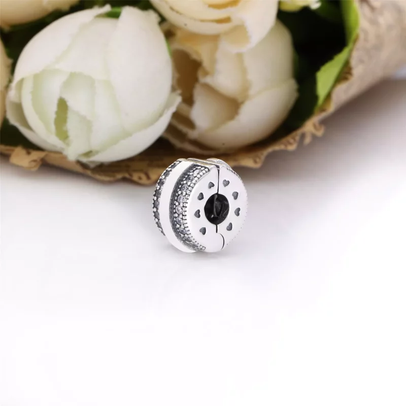 (afbeelding voor) PANDORA Glanzende Pavé-rijen en Logo Clip Bedel - 799042C01 - Bekijken 3