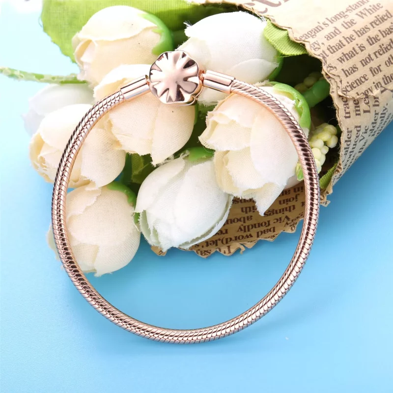 (afbeelding voor) Pandora Moments Pink Fan Clasp Snake Chain Bracelet - 588145C01 - Bekijken 4