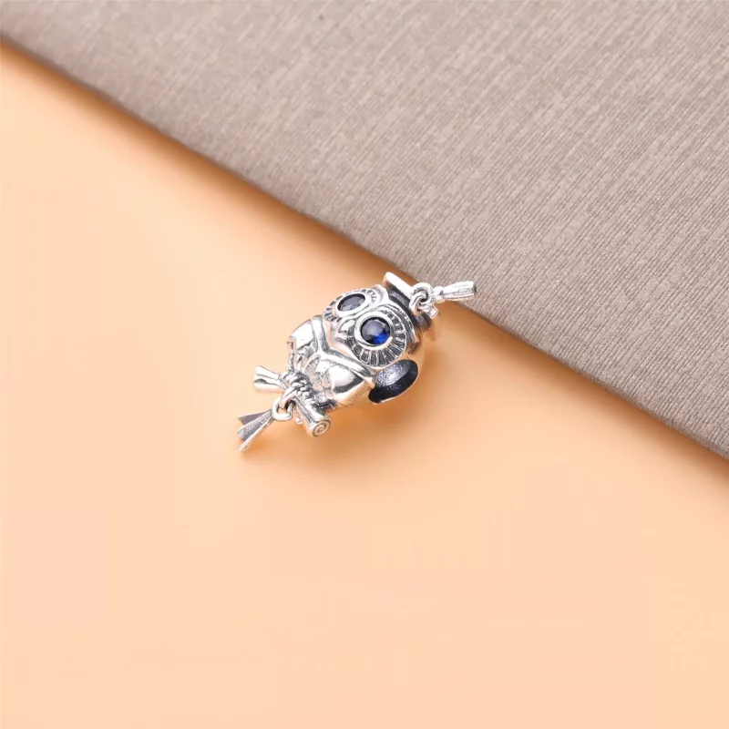 (afbeelding voor) PANDORA Wise Owl Graduation Bedel - Bekijken 3