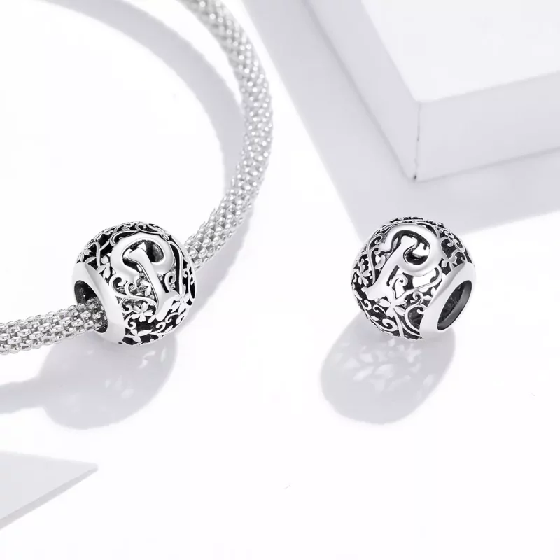 (afbeelding voor) Pandora Style Opengewerkte bloemenletter P Bedel - SCC1444-P - Bekijken 4