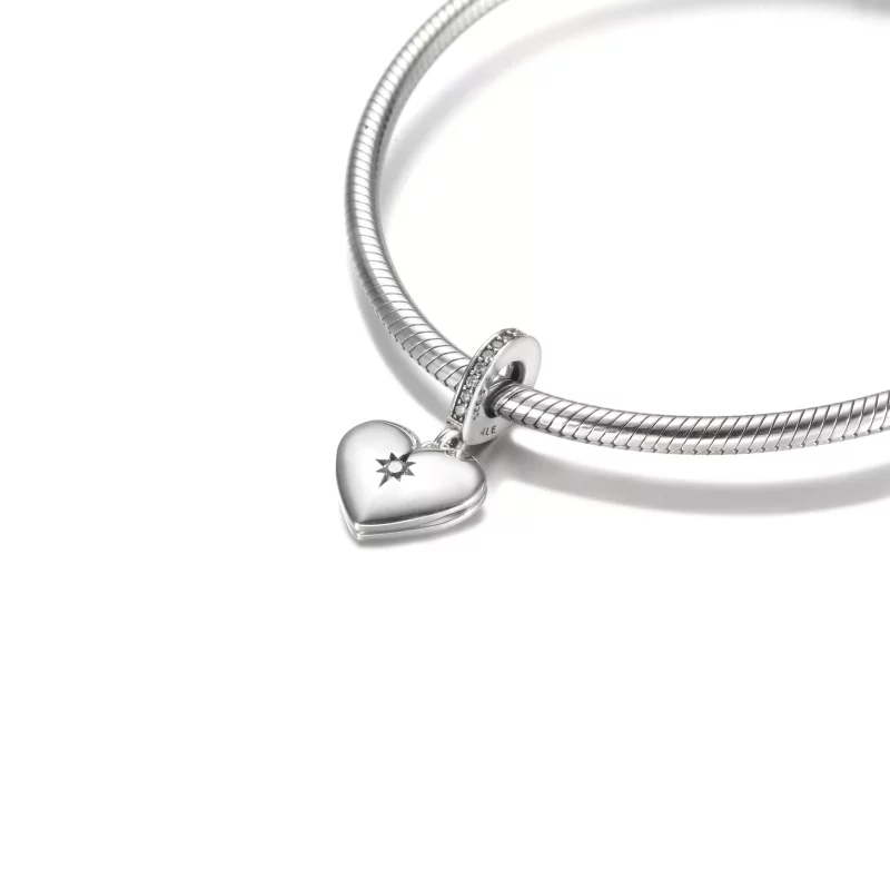 (afbeelding voor) PANDORA Openslaand Hartmedaillon Hangende Bedel - 799537C01 - Bekijken 5