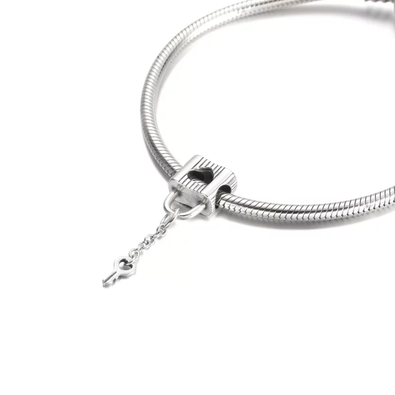 (afbeelding voor) PANDORA Hangslot & Hartsleutel Bedel - 790095C01 - Bekijken 5