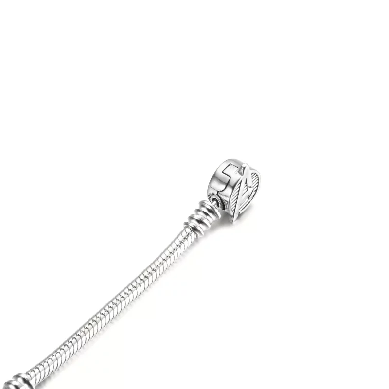 (afbeelding voor) Pandora Moments Snake Chain Armband met Marvel The Avengers Logo Sluiting - 5907 - Bekijken 4