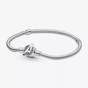 (afbeelding voor) Pandora Moments Snake Chain Armband met Marvel The Avengers Logo Sluiting - 590784C00