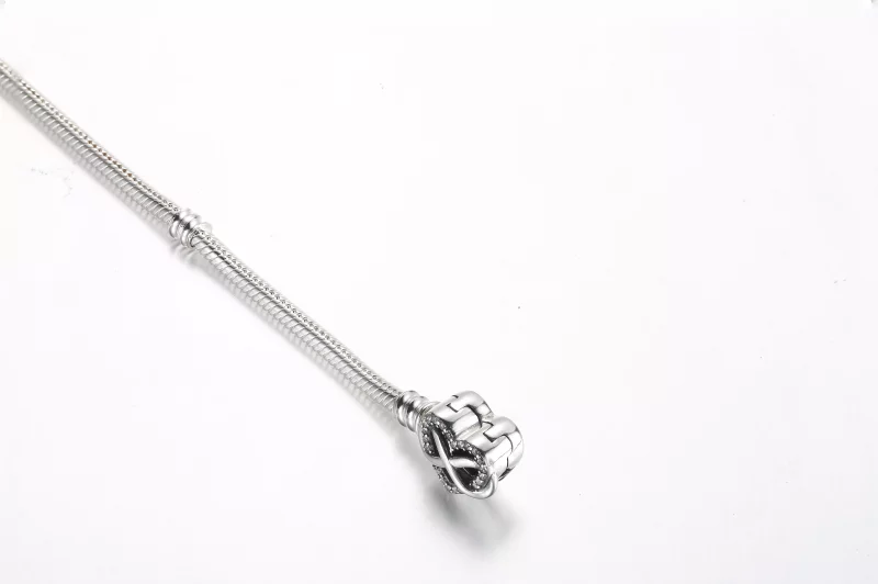 (afbeelding voor) Pandora Moments Sprankelende Infinity Hart Sluiting Snake Chain Armband - 592645 - Bekijken 4