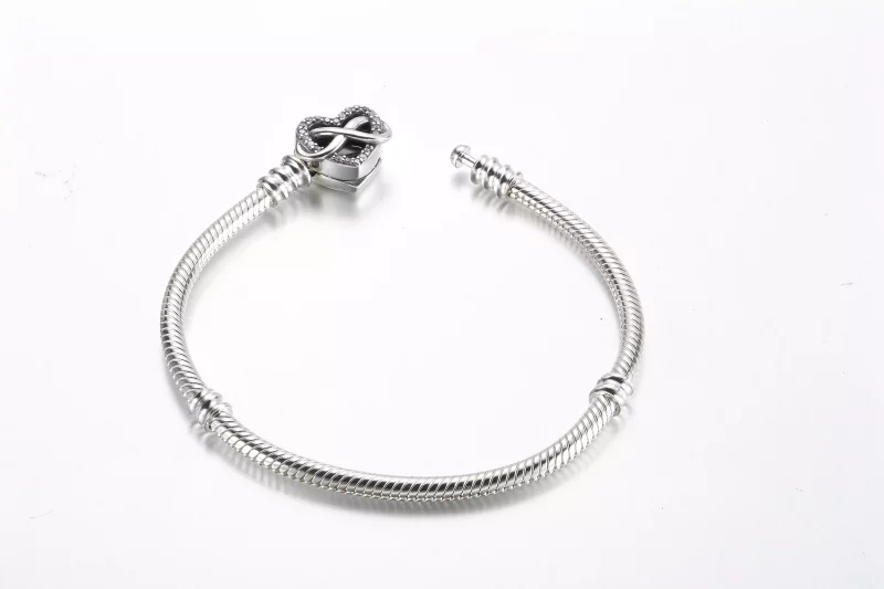 (afbeelding voor) Pandora Moments Sprankelende Infinity Hart Sluiting Snake Chain Armband - 592645 - Bekijken 5