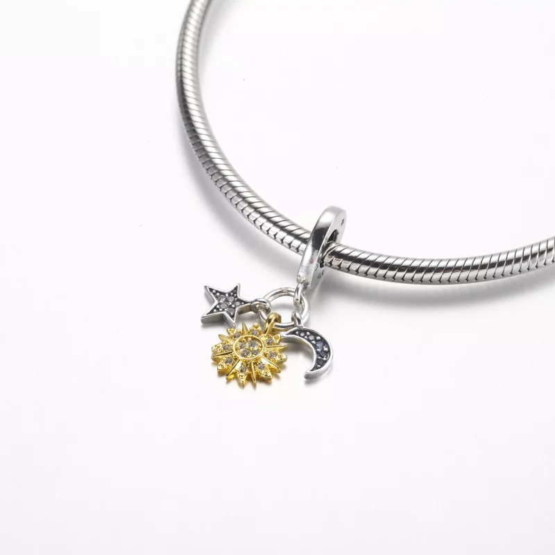 (afbeelding voor) Pandora Twee-Tinten Hemels Triple Dangle Bedel - 762676C01 - Bekijken 4
