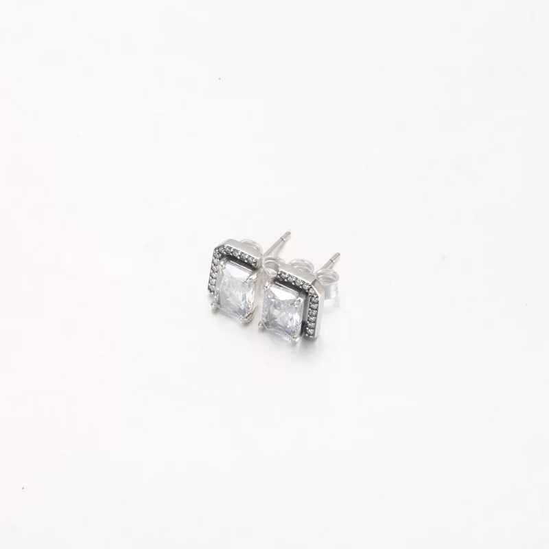 (afbeelding voor) Pandora Rechthoekige Sparkling Halo Stekeloorbellen - 292380C01 - Bekijken 2