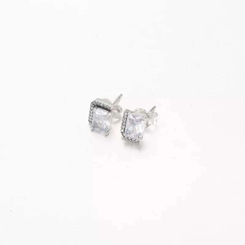(afbeelding voor) Pandora Rechthoekige Sparkling Halo Stekeloorbellen - 292380C01 - Bekijken 5