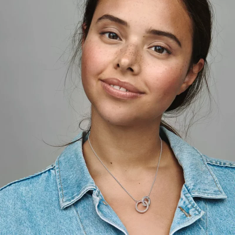 (afbeelding voor) Pandora Signature Tweekleurige Verstrengelde Cirkels Ketting - 382778C01 - Bekijken 3