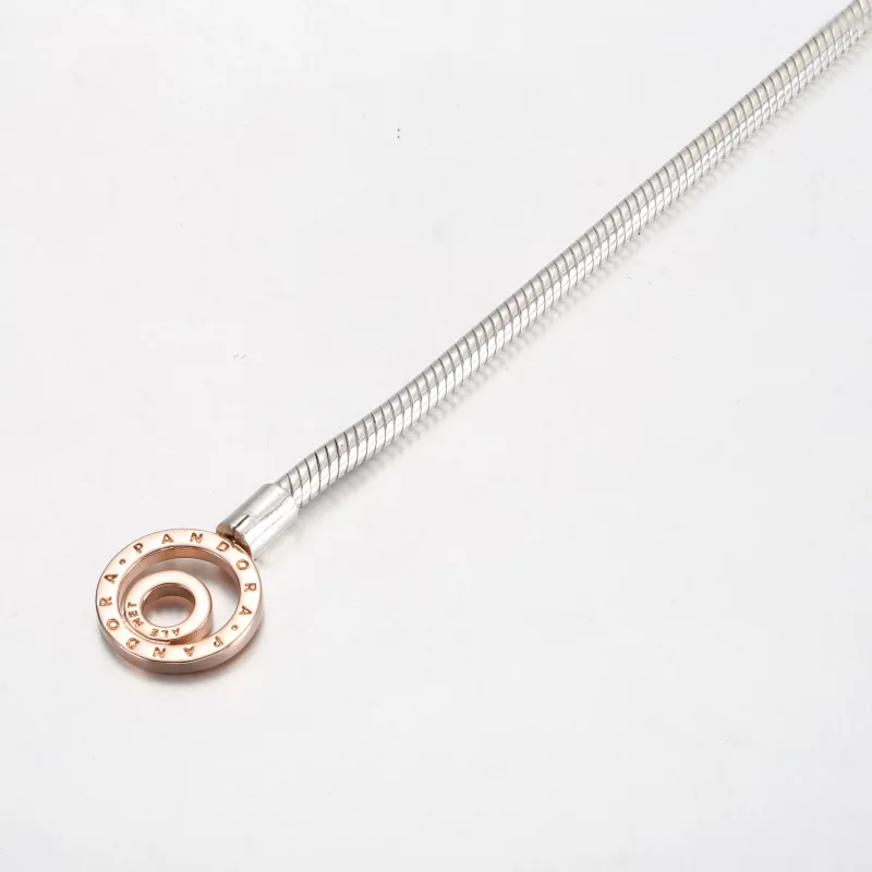 (afbeelding voor) Pandora Moments Twee-tinten Logo T-balk Slangenketting Armband - 582309C00 - Bekijken 4