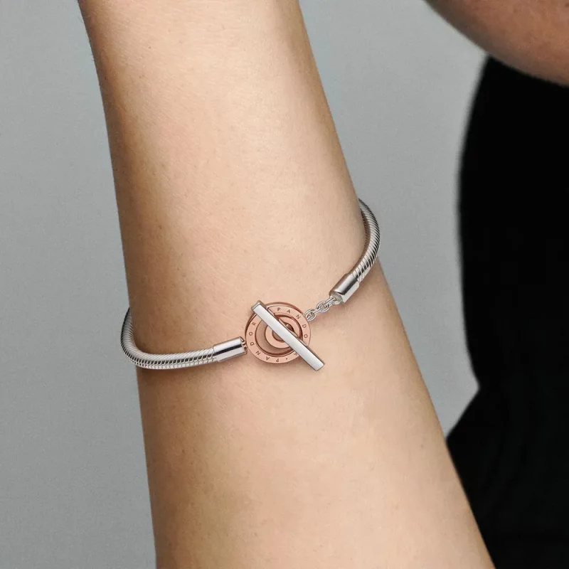(afbeelding voor) Pandora Moments Twee-tinten Logo T-balk Slangenketting Armband - 582309C00 - Bekijken 8