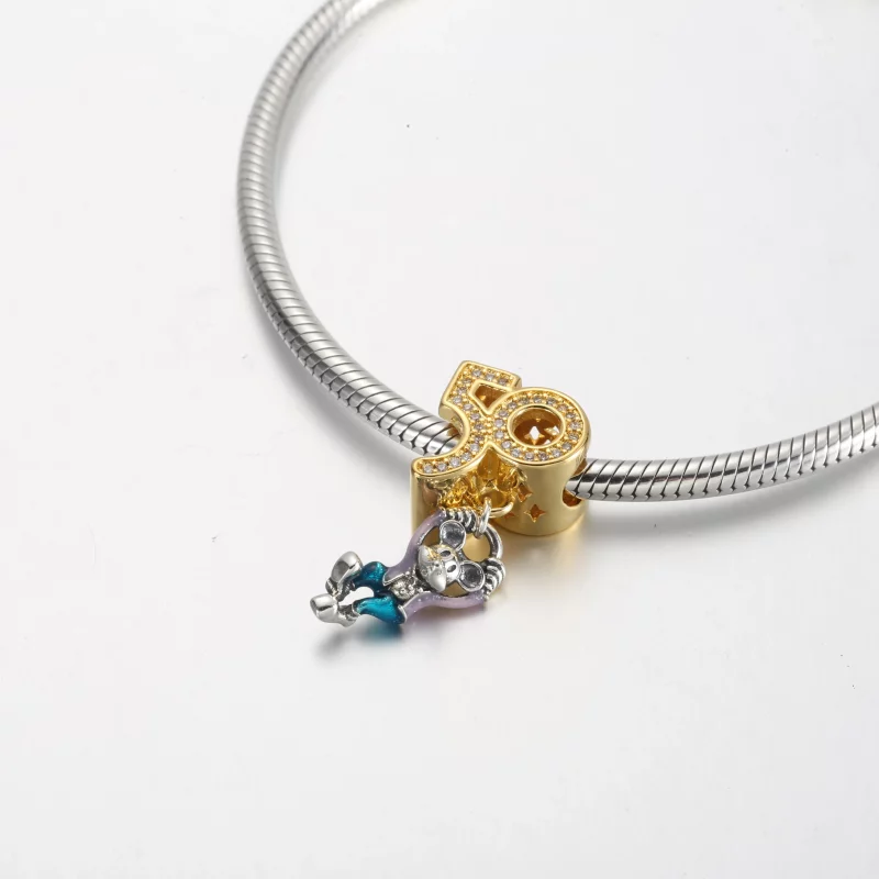 (afbeelding voor) Pandora Disney Parks Mickey Mouse 50e Verjaardag Hangcharme - 769597C01 - Bekijken 6