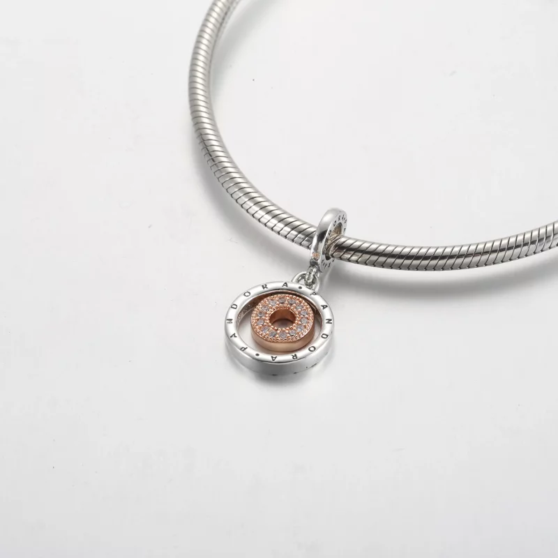 (afbeelding voor) Tweekleurige Pandora Logo Cirkels Hangende Charm - 782287C01 - Bekijken 5
