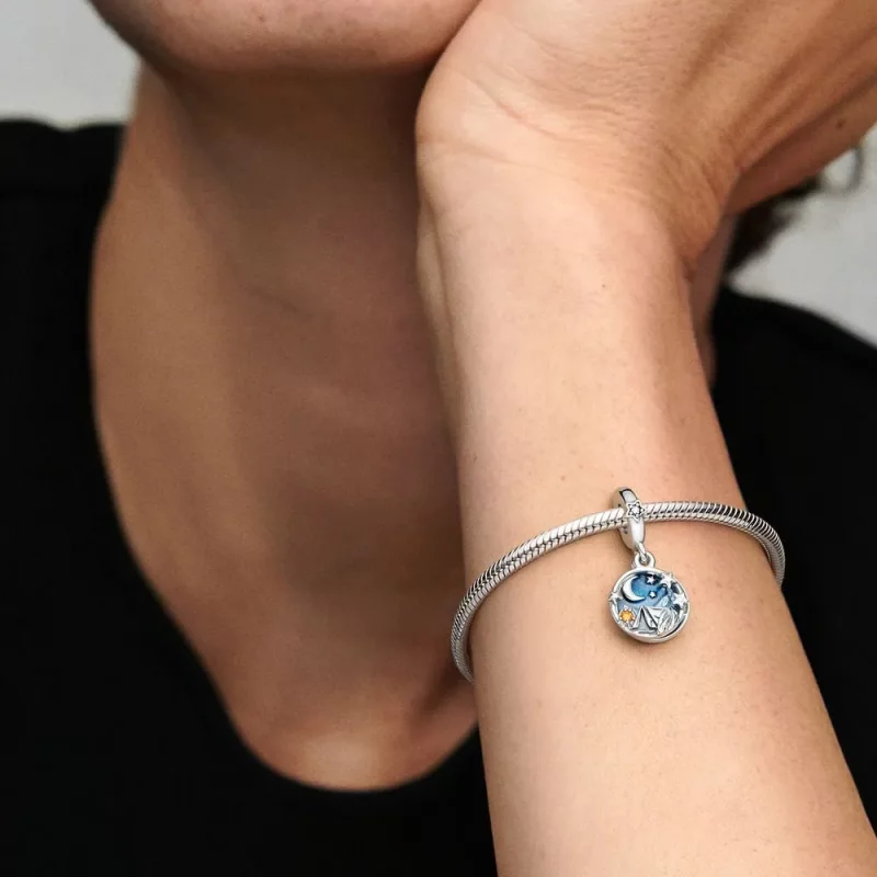 (afbeelding voor) Pandora Camping Nachtelijke Hemel Dubbele Hangende Charm - 791686C01 - Bekijken 5