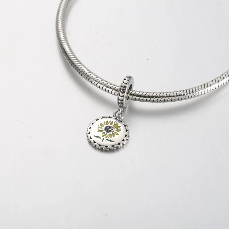 (afbeelding voor) Pandora Zonnebloem Liefde Voor Iedereen Hangende Charm - 792018C00_E030 - Bekijken 4