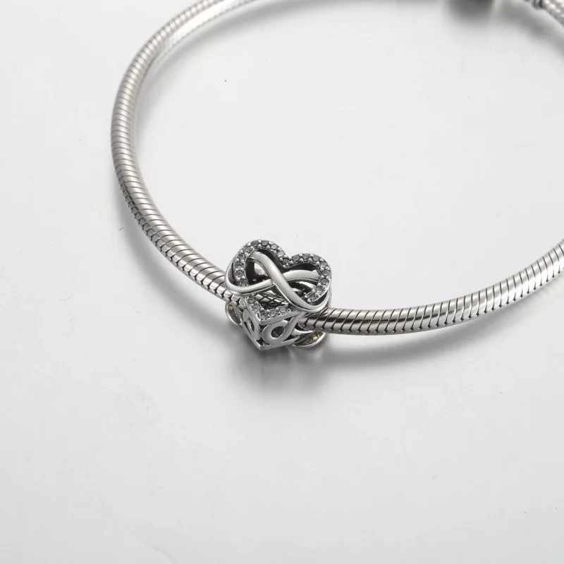 (afbeelding voor) Pandora Family Infinity Rood Hart Charm - 792246C01 - Bekijken 4