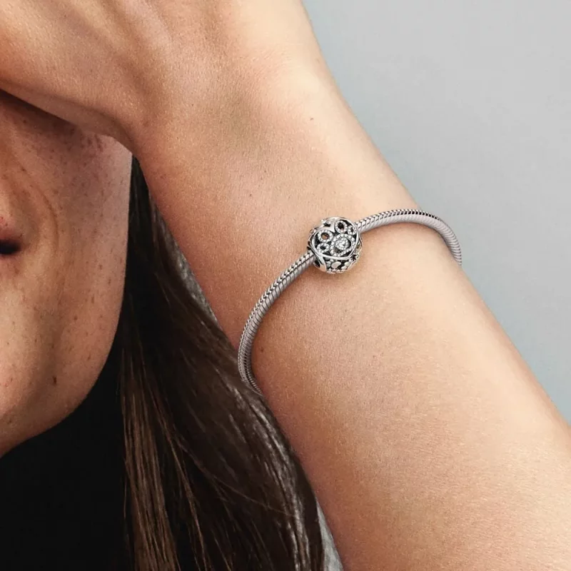 (afbeelding voor) Pandora Bontbaby Hartjes & Pootafdrukken Charm - 792248C00 - Bekijken 6