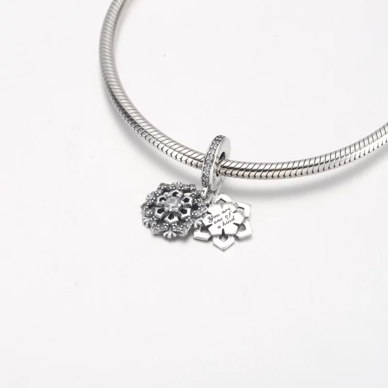(afbeelding voor) Pandora Sparkling Snowflake Double Dangle Charm - 792355C01 - Bekijken 4