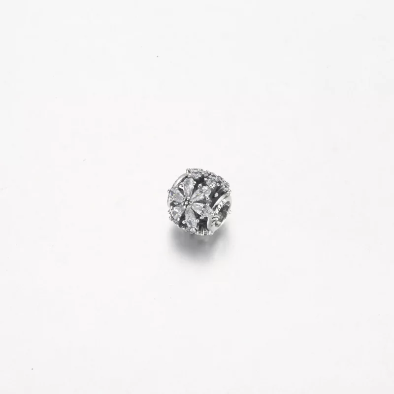 (afbeelding voor) Pandora Sparkling Herbarium Cluster Ronde Charm - 792383C01 - Bekijken 2