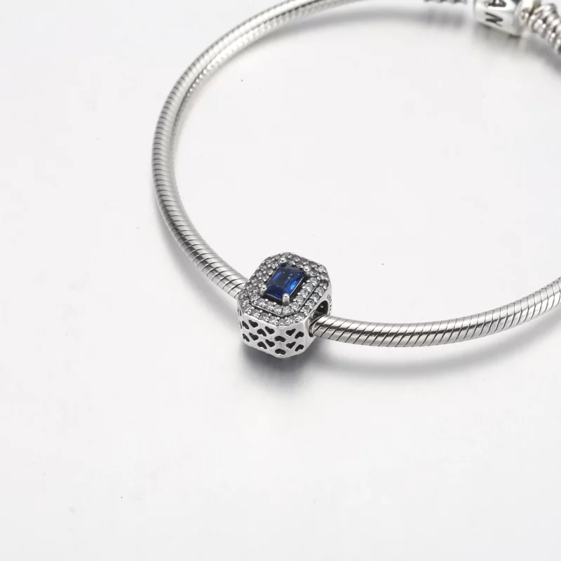 (afbeelding voor) Pandora Blue Sparkling Leveled Rechthoekige Charm - 792385c01 - Bekijken 5