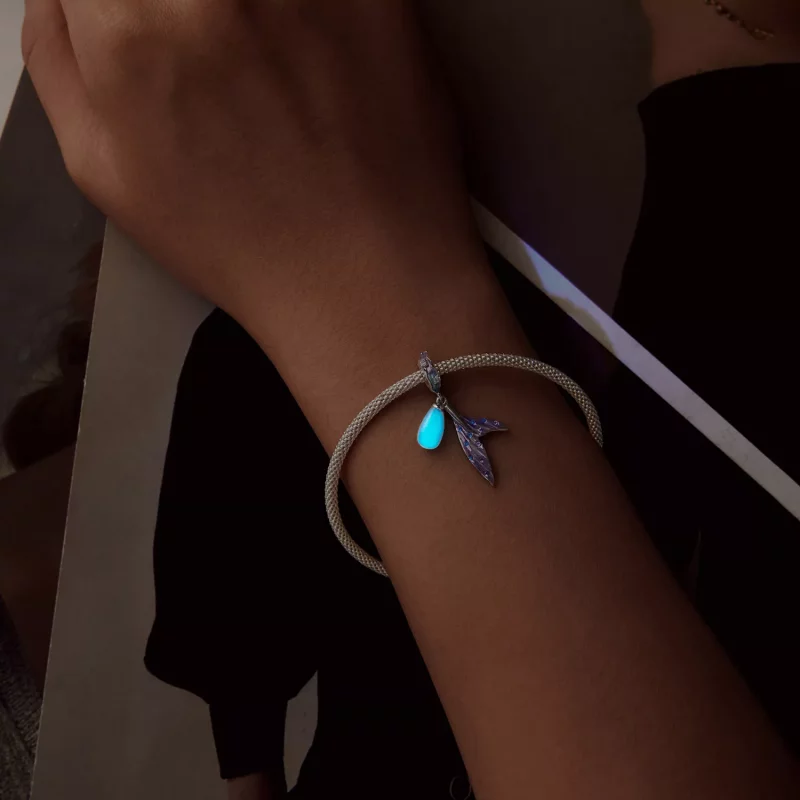 (afbeelding voor) PANDORA Stijl Lichtgevende Zeemeermin Hangertje - SCC2800 - Bekijken 6
