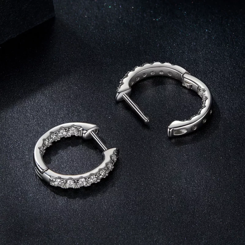 (afbeelding voor) PANDORA Style Moissanite sprankelende oorbellen (met één certificaat) - MSE060 - Bekijken 4