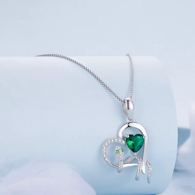 (afbeelding voor) Pandora-stijl ketting met prachtige slang die om een hartvorm gewikkeld is - BSN - Bekijken 2