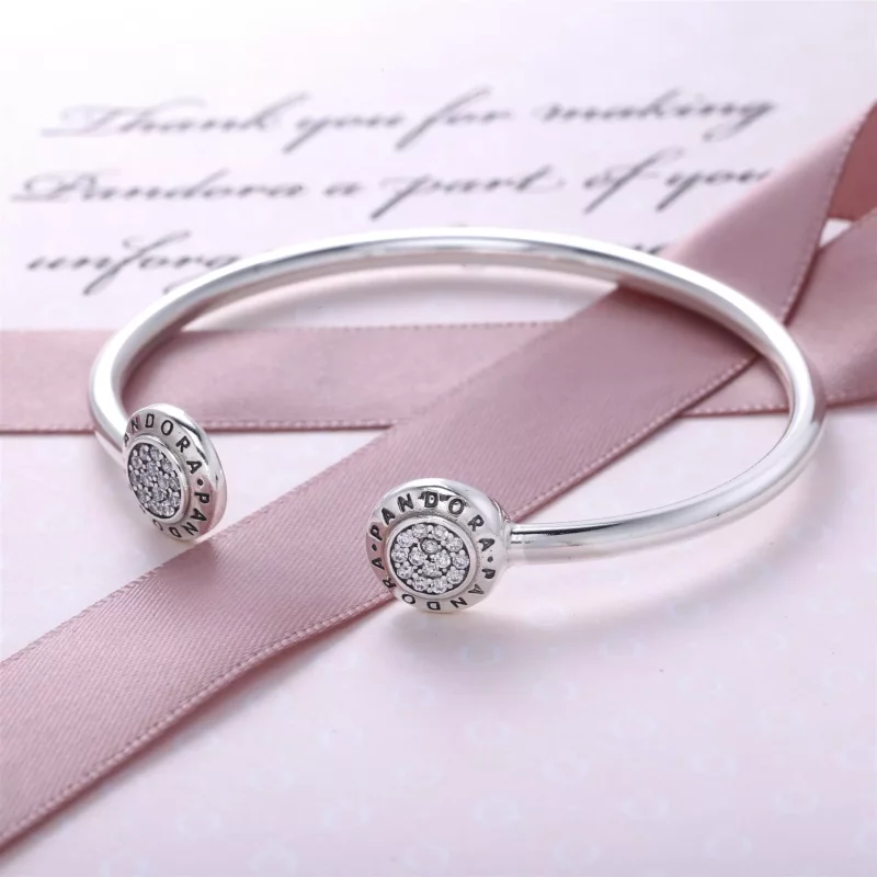 (afbeelding voor) Open Bangle Met Pandora Gravure 590528CZ - Bekijken 2