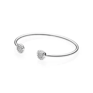 Open Bangle Met Pandora Gravure 590528CZ (afbeelding voor) Open Bangle Met Pandora Gravure 590528CZ