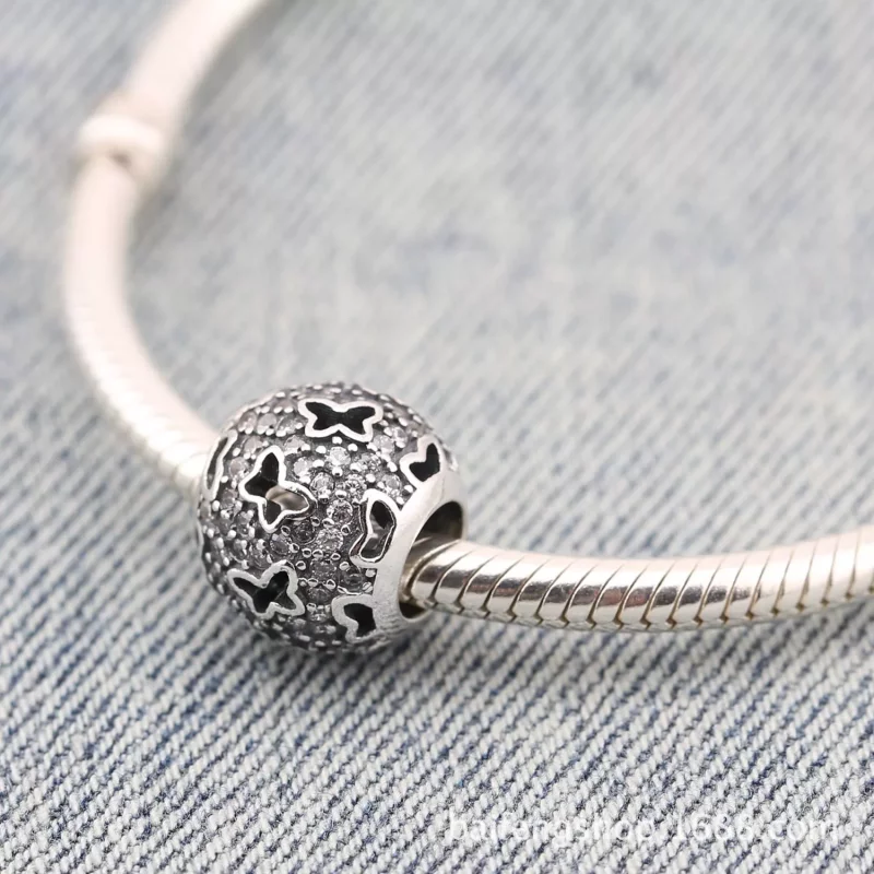 (afbeelding voor) PANDORA Abstract Micro Pave Silver Bedel With Cubic Zirconia And Cut-Out Butterf - Bekijken 2