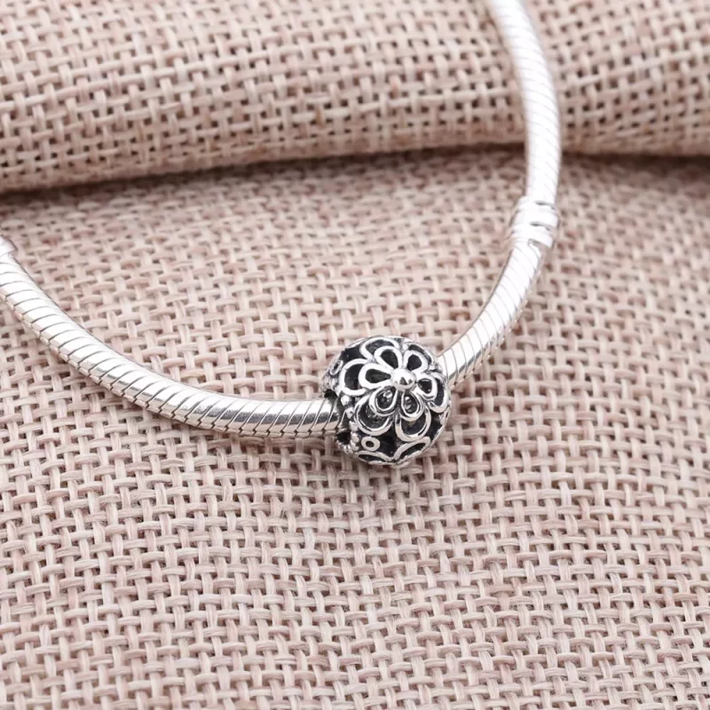 (afbeelding voor) PANDORA Bedel Met Opengewerkte Bloemen 790965 - Bekijken 2