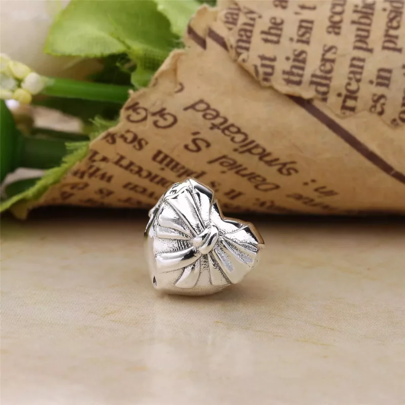 (afbeelding voor) PANDORA Brilliant Heart Bow Bedel 797303 - Bekijken 3