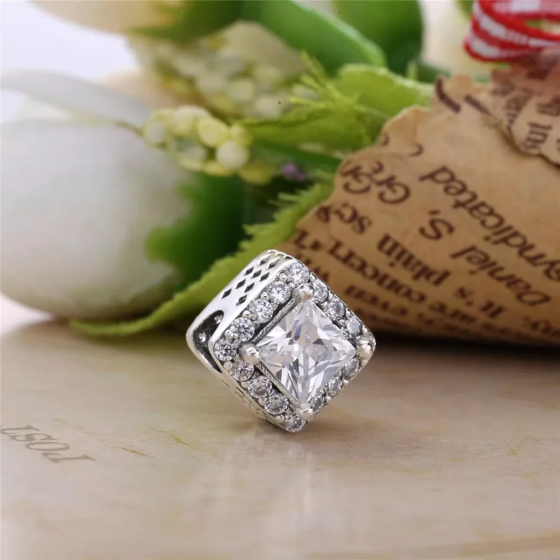 (afbeelding voor) PANDORA Geometrische Glans Bedel 796206CZ - Bekijken 3