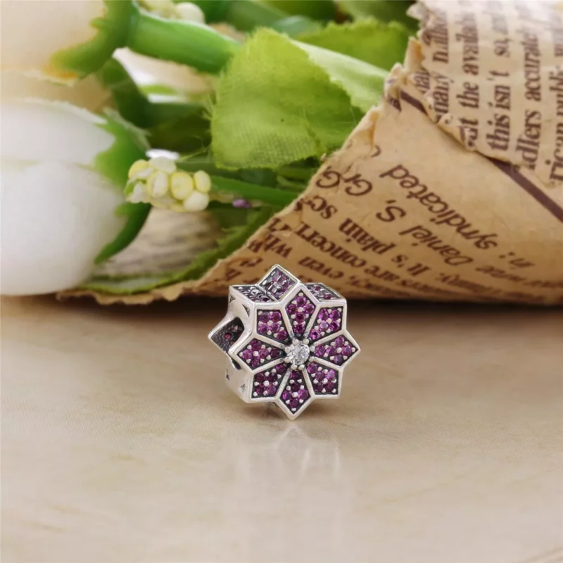 (afbeelding voor) PANDORA Limited Edition Poinsettia Bedel - 791989CZr - Bekijken 2