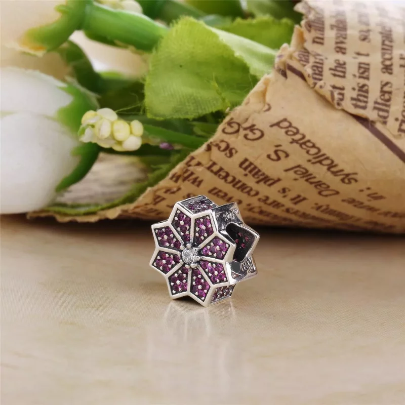(afbeelding voor) PANDORA Limited Edition Poinsettia Bedel - 791989CZr - Bekijken 3