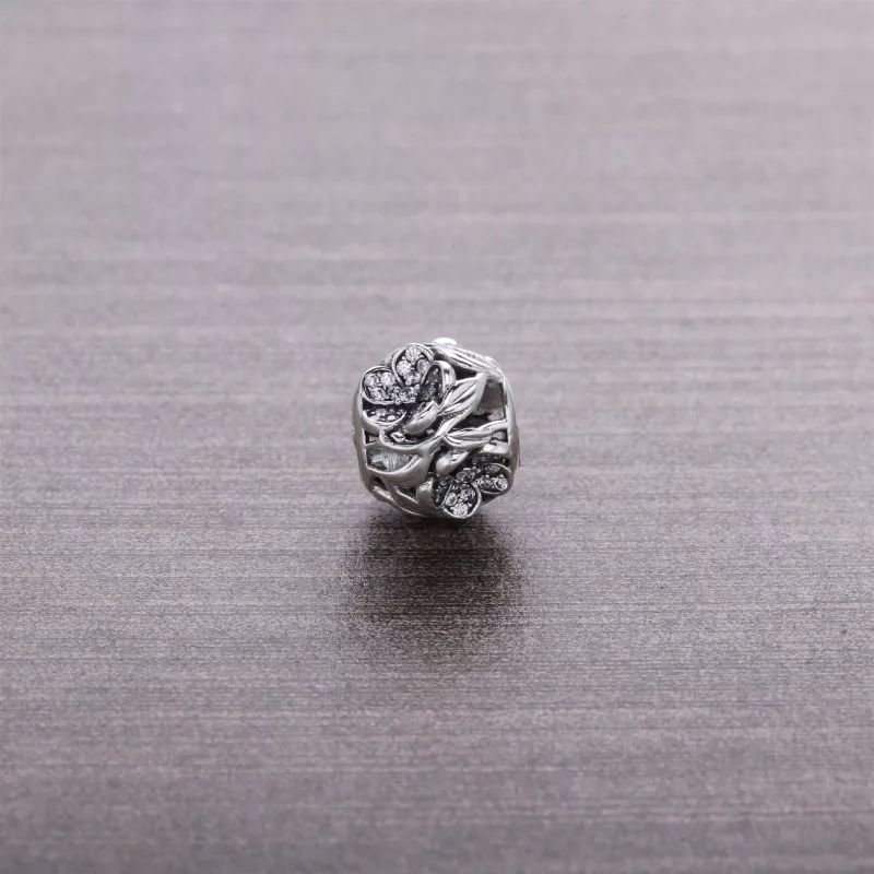 (afbeelding voor) PANDORA Openwork Floral Silver Bedel With Pave-Set Cubic Zirconia - 791419CZ - Bekijken 4