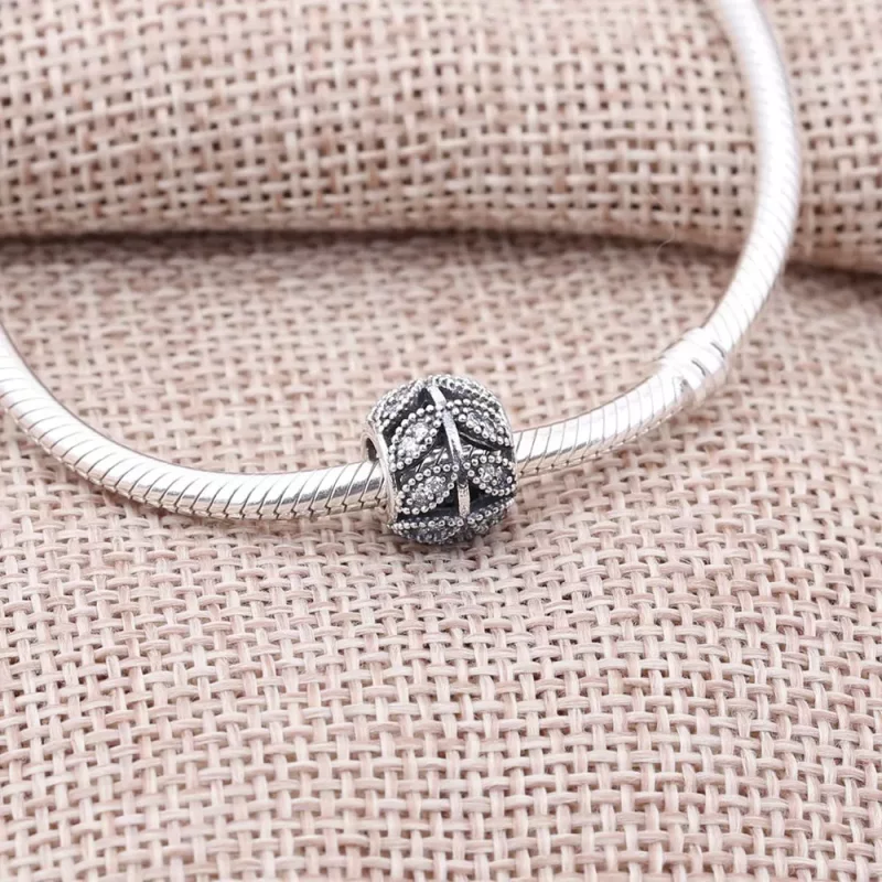 (afbeelding voor) PANDORA Openwork Leaves Silver Bedel With Cubic Zirconia - 791380CZ - Bekijken 2