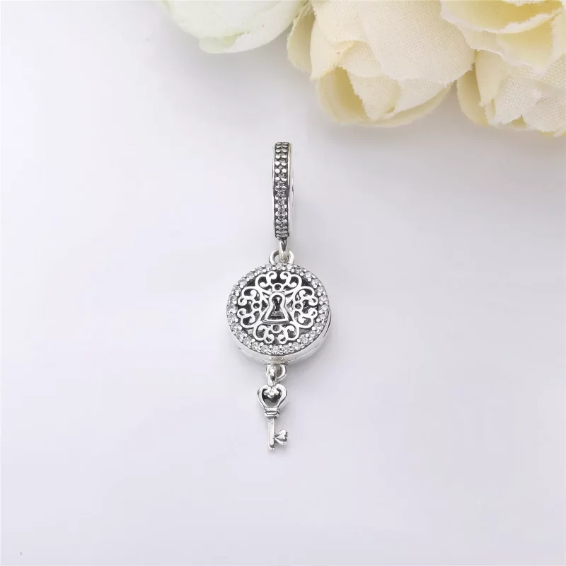 (afbeelding voor) PANDORA Regal Love Key Bedel 797660CZ - Bekijken 2