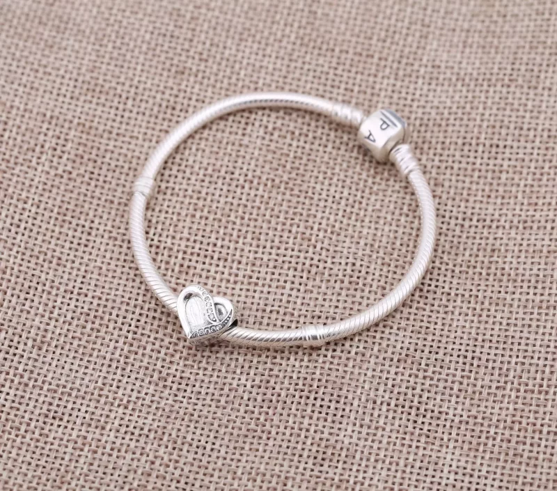 (afbeelding voor) Pandora Zilveren Lint Van Liefde Bedel 791816CZ - Bekijken 2