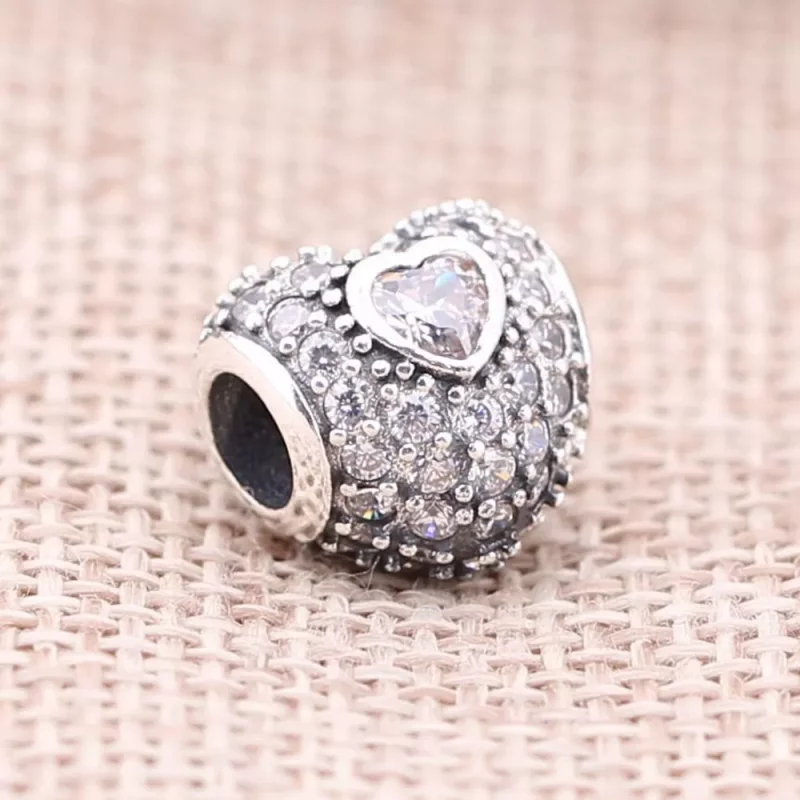 (afbeelding voor) Pandora Zilveren Pavé Triple Harten Bedel 791168CZ - Bekijken 2