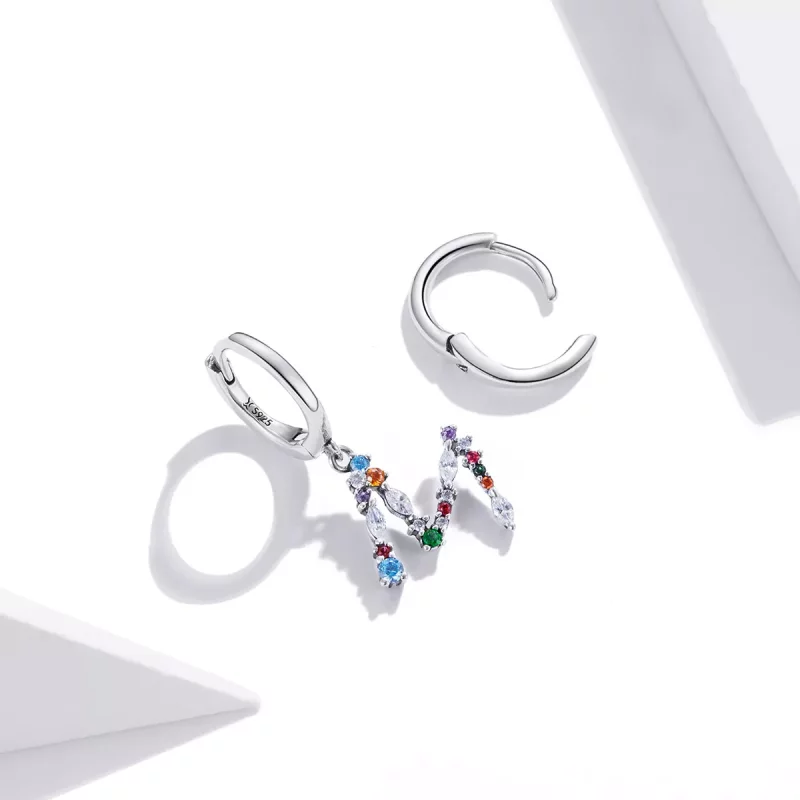 (afbeelding voor) Pandora Style Kleurrijke Letter M Oorhangers - SCE1031 - Bekijken 4
