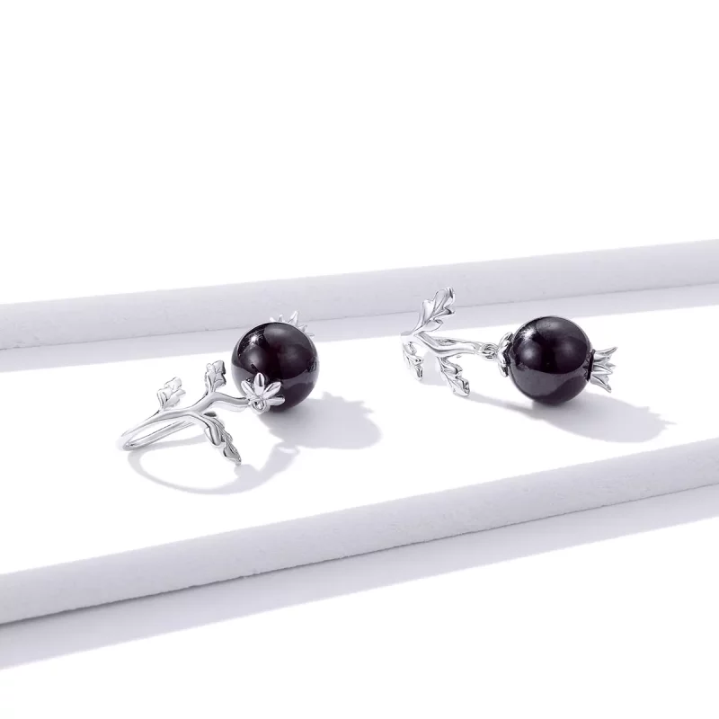 (afbeelding voor) Pandora Style Mysterieuze Granaat Oorhangers - BSE395 - Bekijken 3