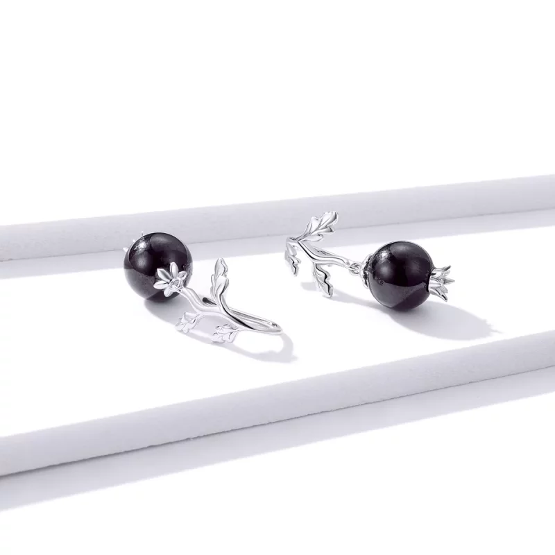 (afbeelding voor) Pandora Style Mysterieuze Granaat Oorhangers - BSE395 - Bekijken 4